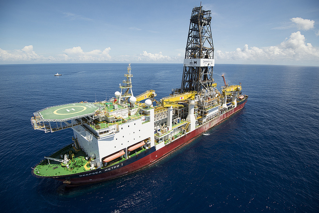 offshore_drilling_ship